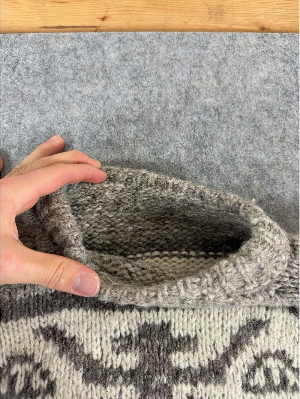 Vintage Cowichan Style Crewneck Wool Sweater Nepal Ecuadorian Size Large